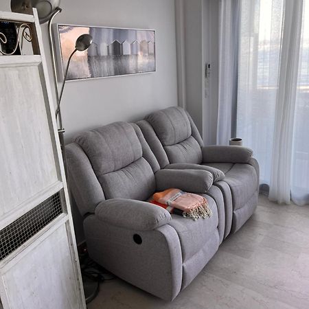 French Riviera 1 Bedroom On The Beach Facing Cannes Théoule-sur-Mer Extérieur photo