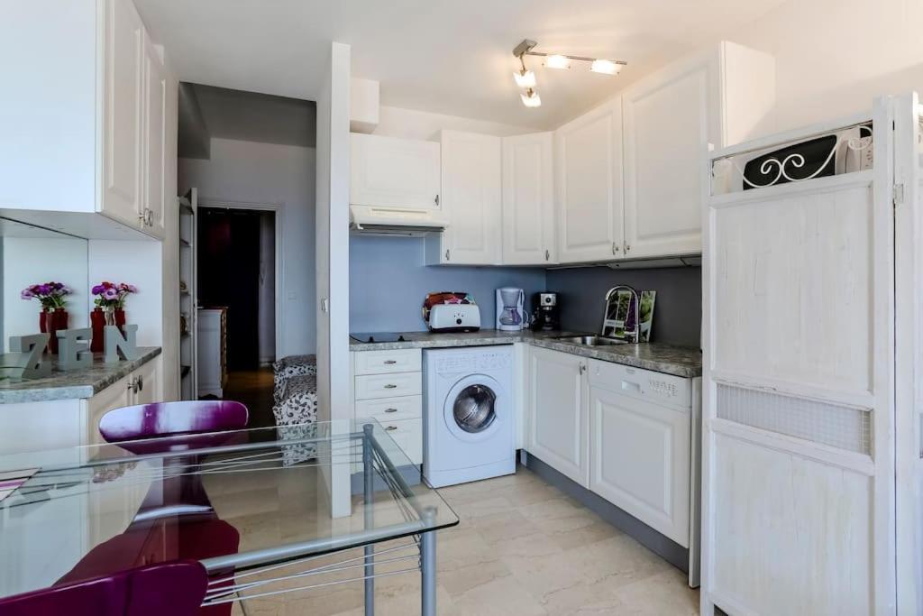 French Riviera 1 Bedroom On The Beach Facing Cannes Théoule-sur-Mer Extérieur photo