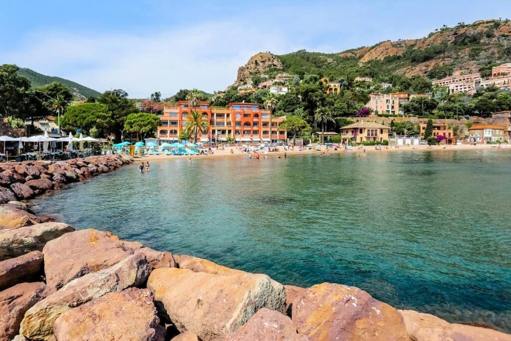 French Riviera 1 Bedroom On The Beach Facing Cannes Théoule-sur-Mer Extérieur photo