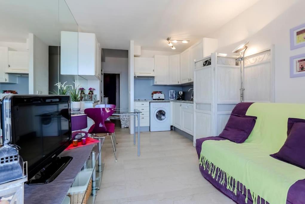 French Riviera 1 Bedroom On The Beach Facing Cannes Théoule-sur-Mer Extérieur photo