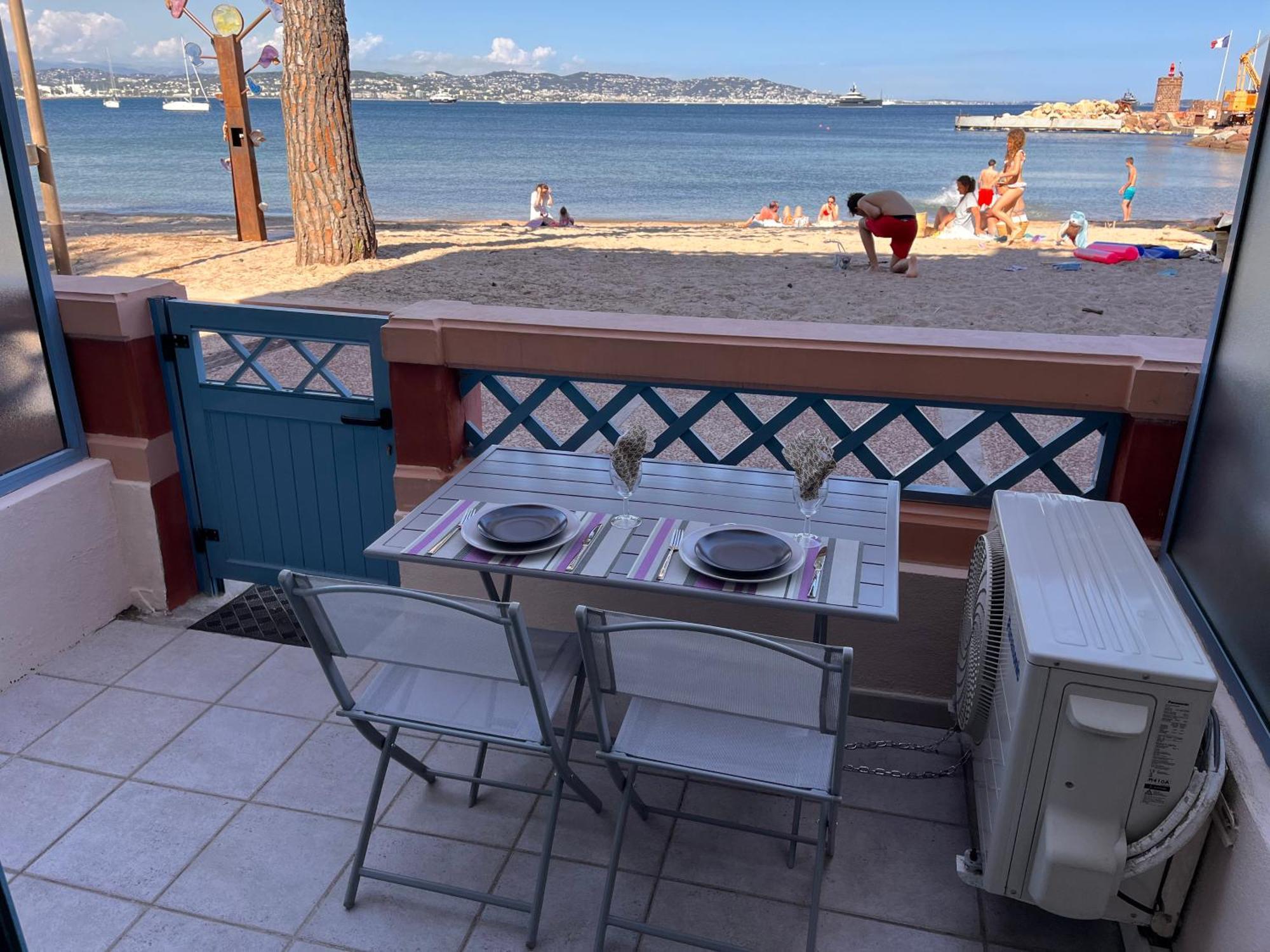 French Riviera 1 Bedroom On The Beach Facing Cannes Théoule-sur-Mer Extérieur photo
